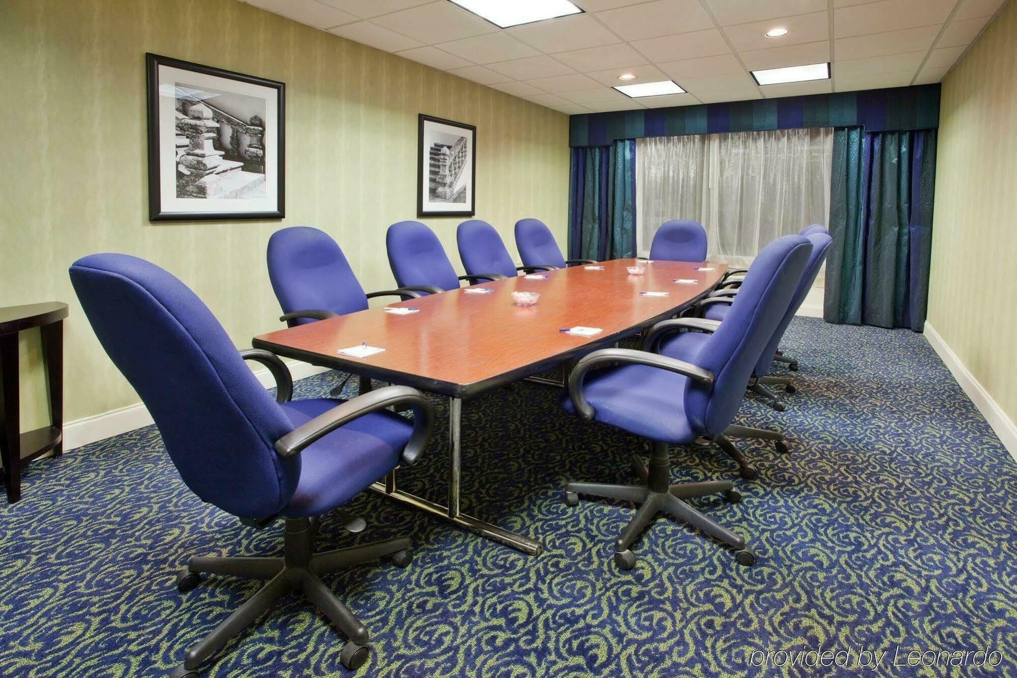 Holiday Inn Express - Atlanta-Kennesaw By Ihg Business photo